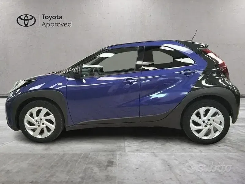 Usata Toyota Aygo X Trend 72 CV (52 kW) 2022 Blu SUV