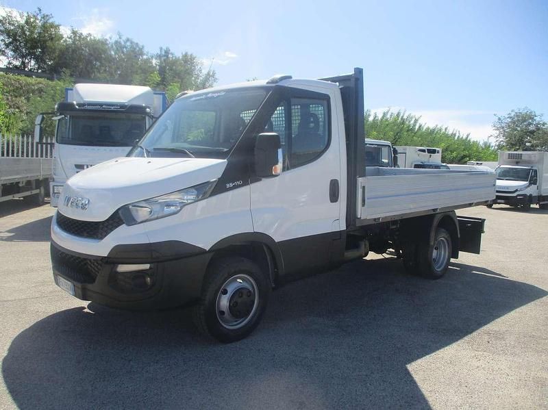 Usata Iveco Daily 106 CV (77 kW) 2015 Bianco