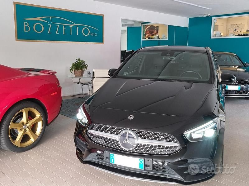 Usata Mercedes B200 AMG line 150 CV (110 kW) 2020 Nero Monovolume