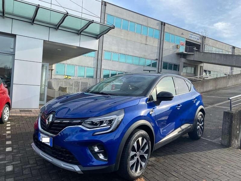 Blu iron Usata 2024 Renault Captur Techno SUV | 17.500 € (Buon prezzo) - Immagine 1/4