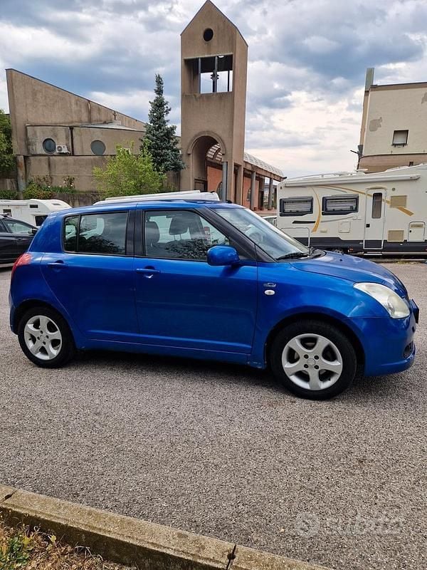 Usata Suzuki Swift 92 CV (67 kW) 2007 Blu Utilitaria