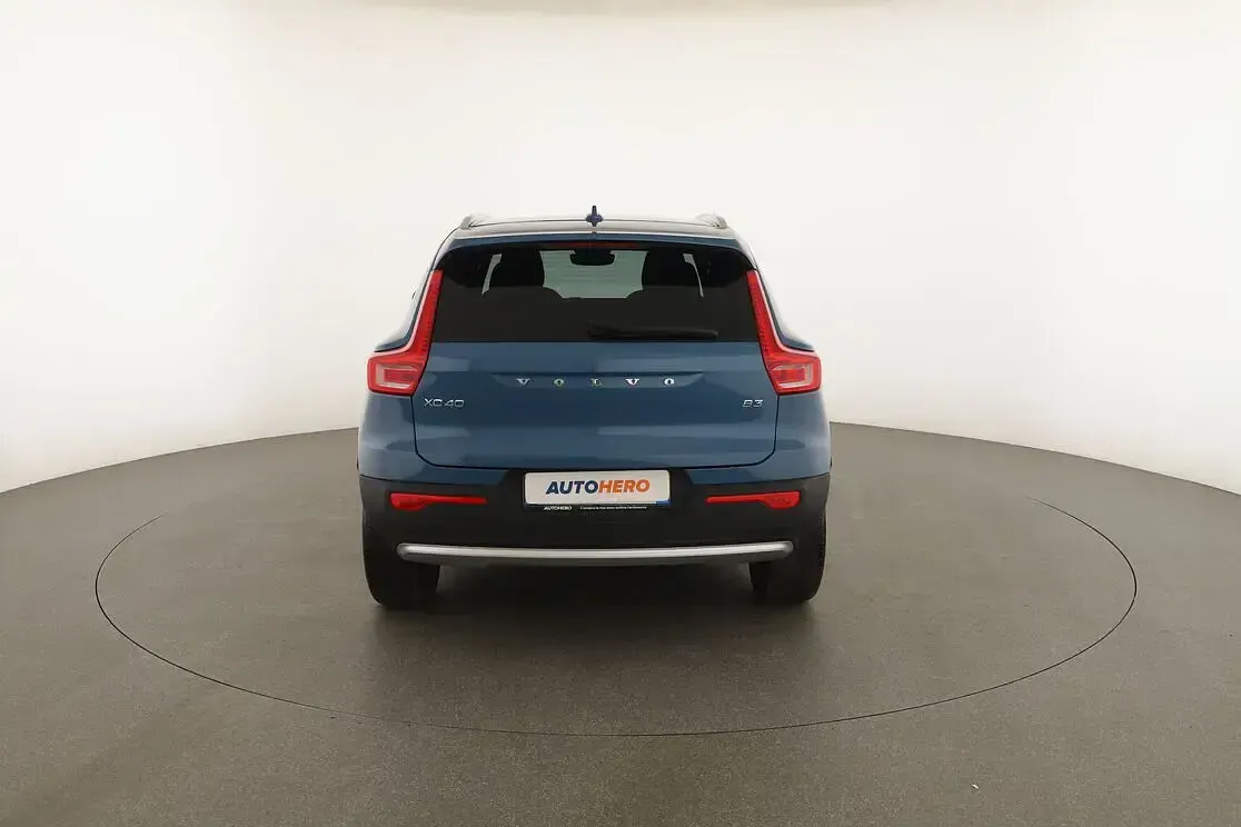 Usata Volvo XC40 Core 163 CV (119 kW) 2023 Blu SUV