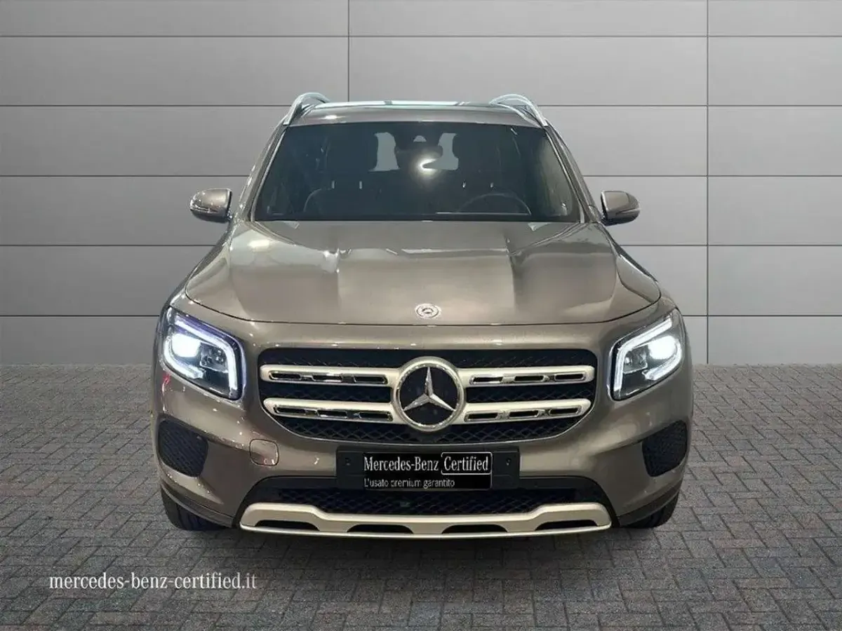 Usata Mercedes GLB180 Business 116 CV (85 kW) 2023 Grigio scuro SUV