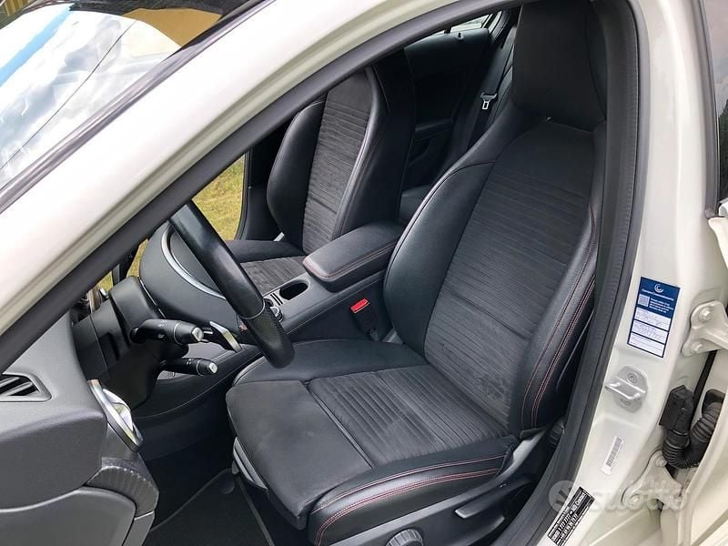 Usata Mercedes A180 Premium 109 CV (80 kW) 2016 Berlina