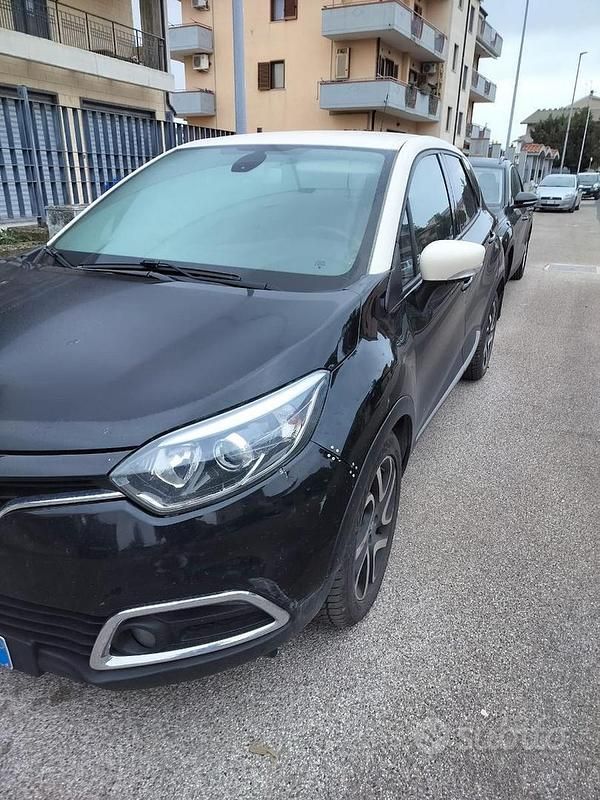 Usata Renault Captur 90 CV (66 kW) 2016 SUV