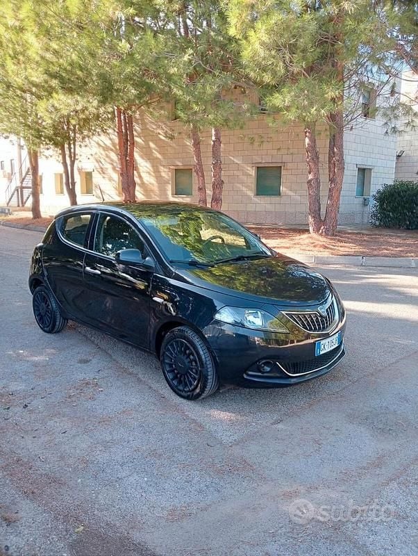 Usata Lancia Ypsilon S 69 CV (50 kW) 2022 Nero Utilitaria