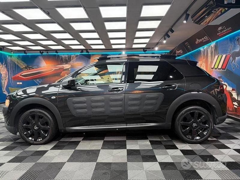 Usata Citroën C4 Cactus Shine 99 CV (72 kW) 2017 Nero Utilitaria