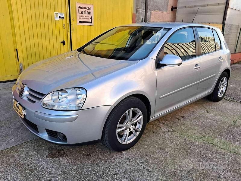 Usata VW Golf VI Comfortline 102 CV (75 kW) 2008 Grigio Utilitaria
