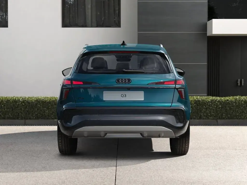 Nuova Audi Q3 Advanced 272 CV (200 kW) 2026 Blu malpelo metallizzato SUV