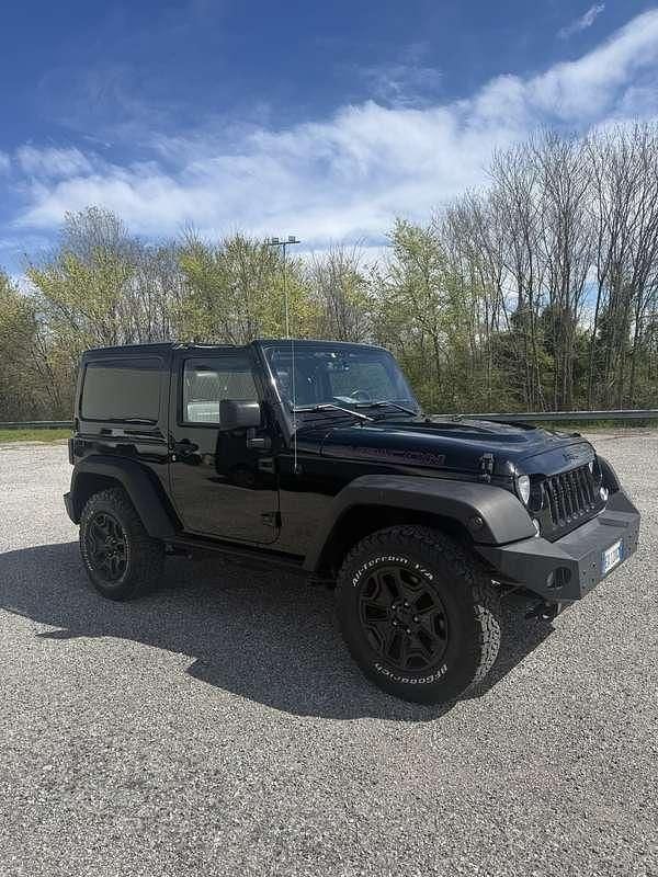 Usado Jeep Wrangler Rubicon 200 CV (147 kW) 2015 Negro SUV