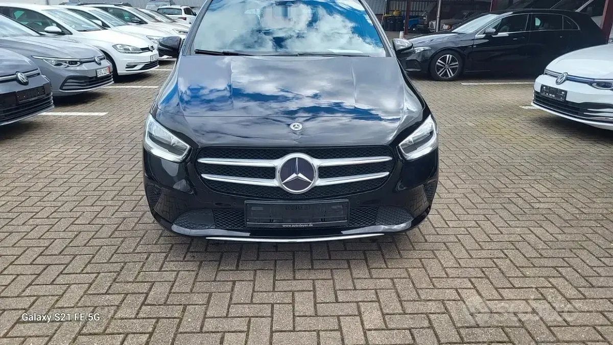 Occasion Mercedes B180 Executive 116 PK (85 kW) 2021 Zwart MPV