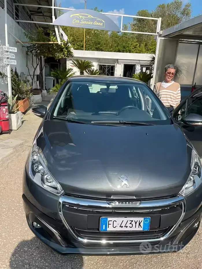 Usata Peugeot 208 75 CV (55 kW) 2016 Grigio Utilitaria