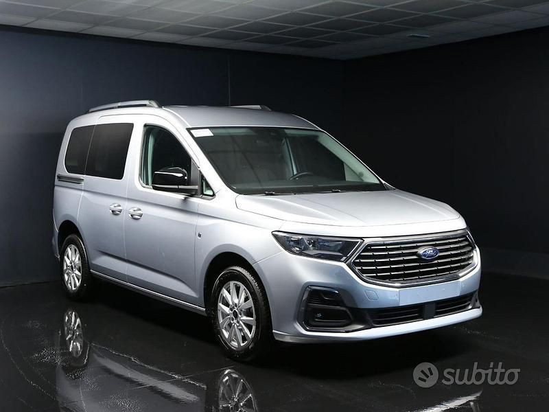 Usata Ford Tourneo Connect Titanium 122 CV (89 kW) 2023 Grigio Monovolume