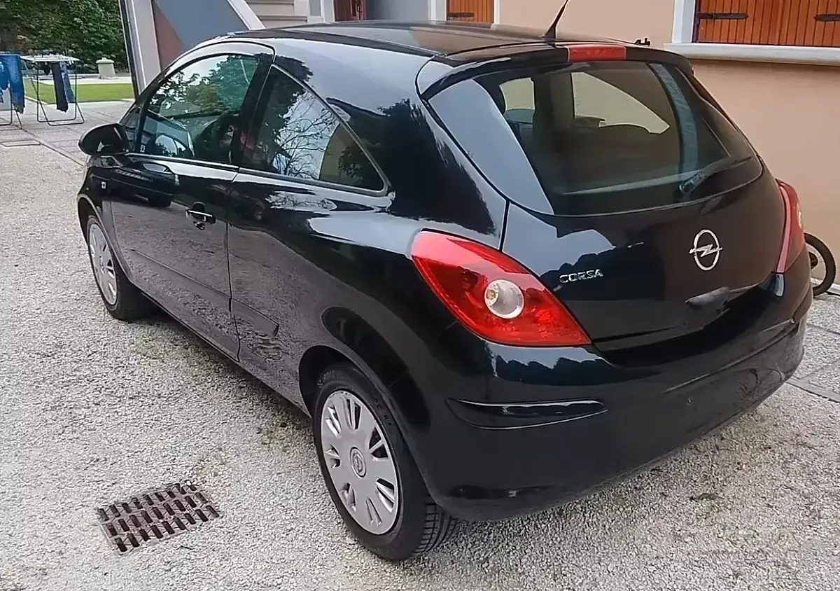 Usata Opel Corsa 60 CV (44 kW) 2007 Nero Utilitaria