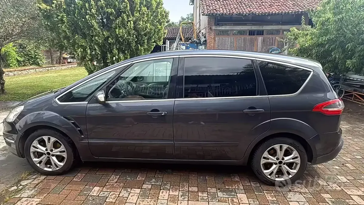 Usata Ford S-MAX S 140 CV (102 kW) 2010 Blu Monovolume