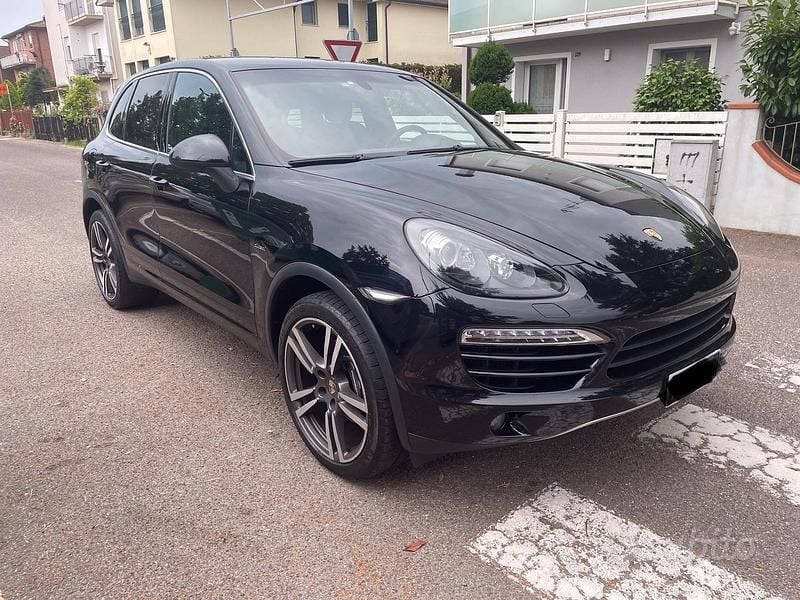 Usata Porsche Cayenne 245 CV (180 kW) 2012 Nero SUV