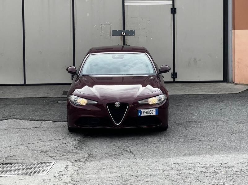 Usata Alfa Romeo Giulia 149 CV (109 kW) 2018 Rosso Berlina
