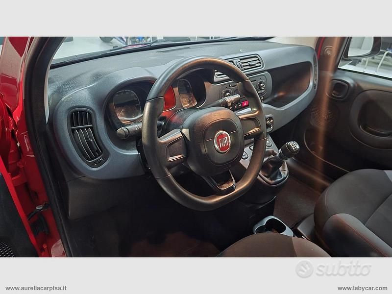 Usata Fiat Panda Lounge 69 CV (50 kW) 2018 Rosso Utilitaria