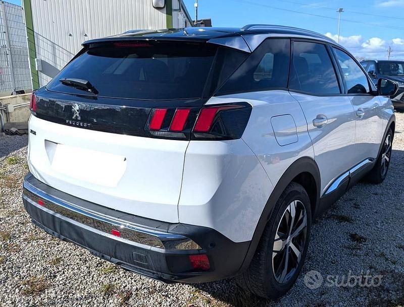 Usata Peugeot 3008 Allure 131 CV (96 kW) 2019 Bianco SUV