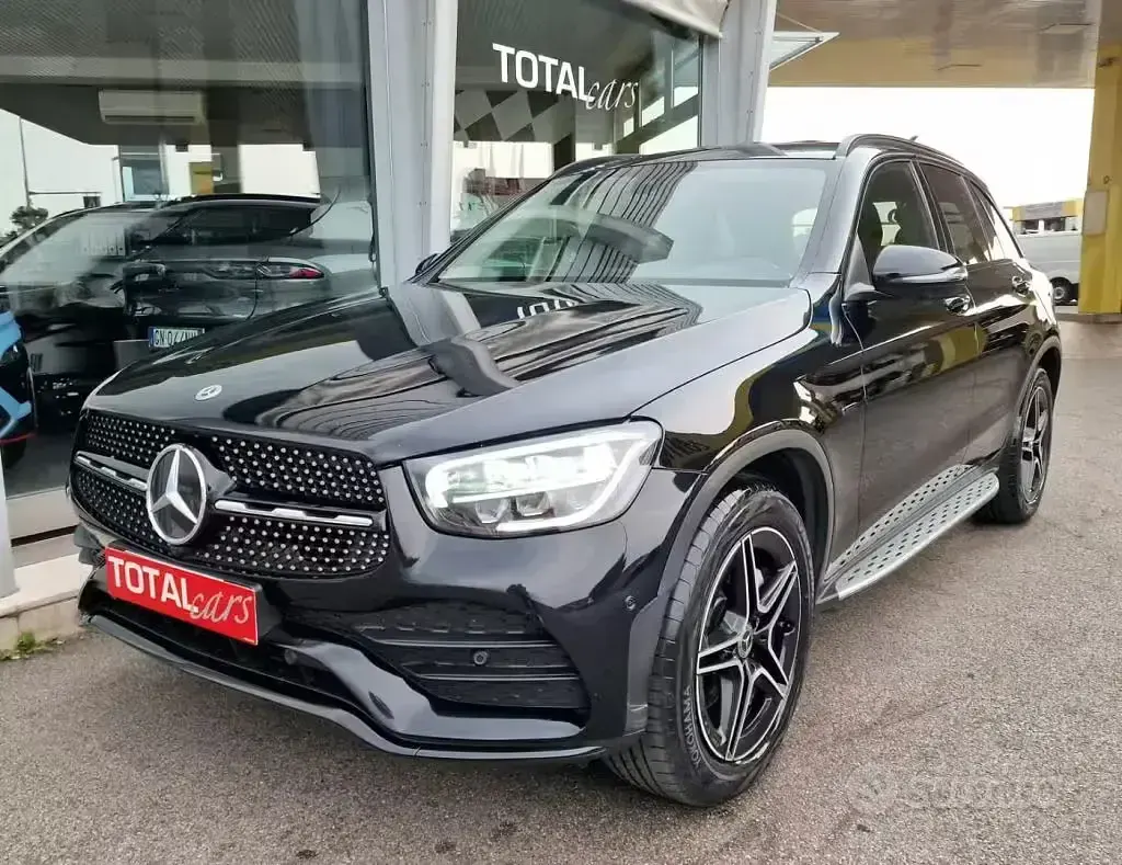 Usata Mercedes GLC300de Premium 194 CV (142 kW) 2020 Nero metallizzato SUV