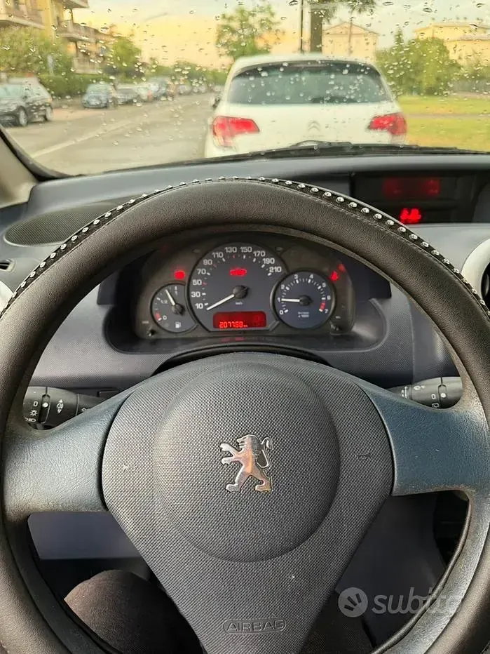 Usata Peugeot 1007 88 CV (64 kW) 2006 Nero Monovolume