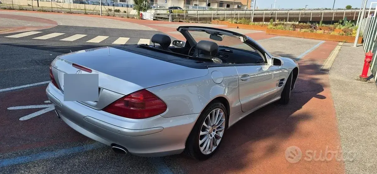 Usata Mercedes SL350 316 CV (232 kW) 2006 Grigio Cabrio
