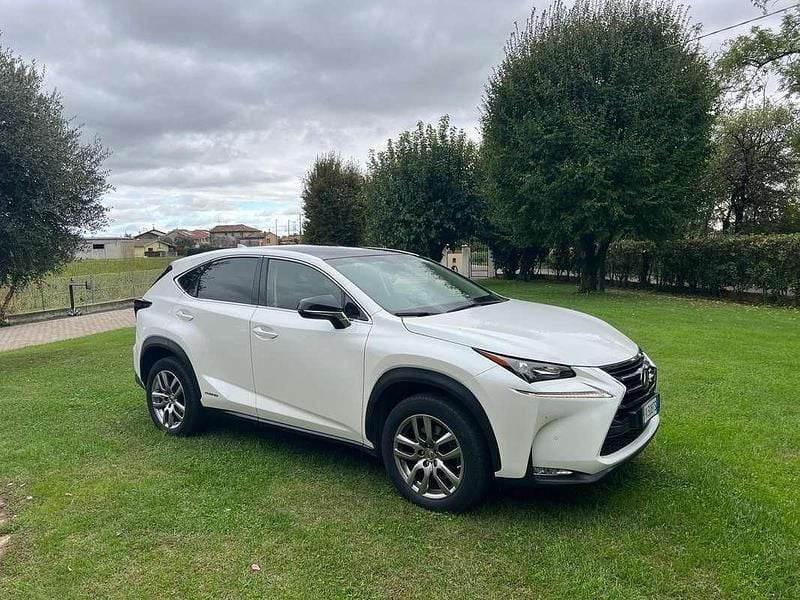 Bianco Usata 2017 Lexus NX300h SUV | 19.000 € (Buon prezzo) - Immagine 1/4