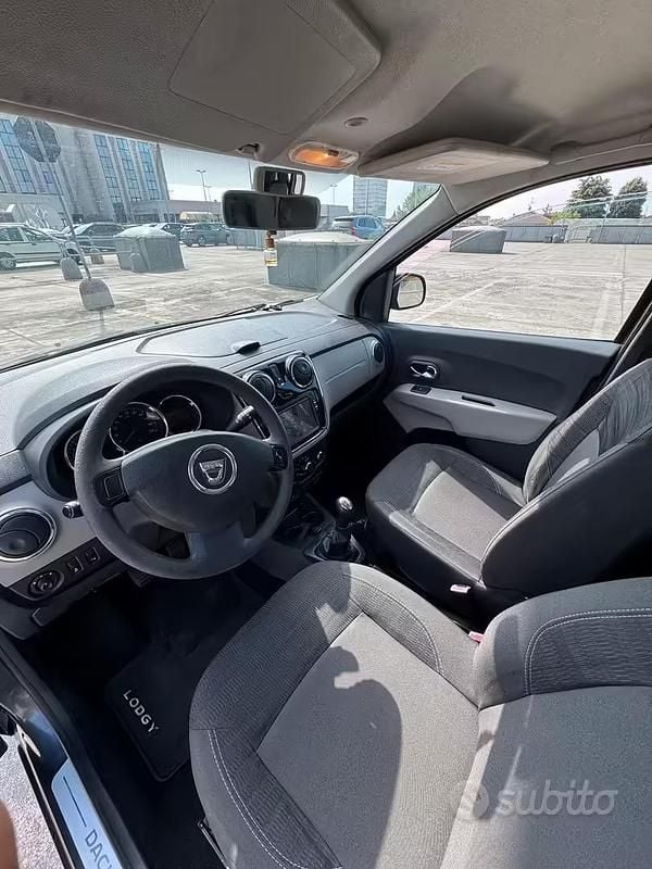 Usata Dacia Lodgy 2017 Grigio Monovolume