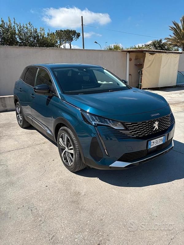 Usata Peugeot 3008 Allure 130 CV (95 kW) 2023 Blu SUV