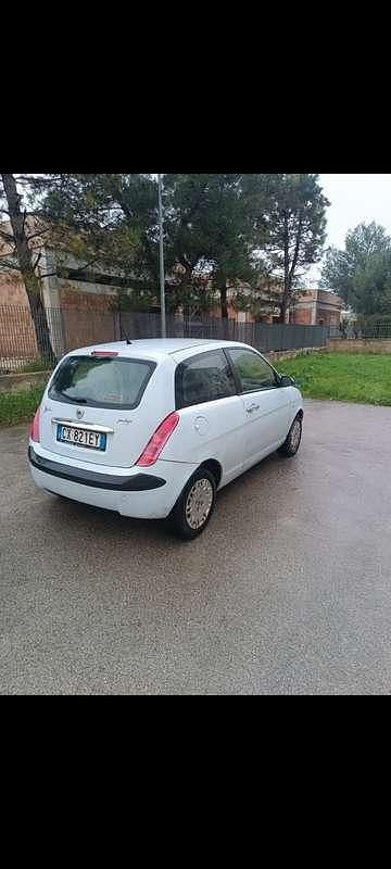 Usata Lancia Ypsilon 70 CV (51 kW) 2005 Utilitaria