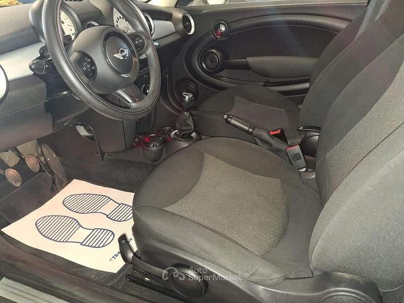 Usata Mini Cooper D Hype 75 CV (55 kW) 2014 Beige Utilitaria