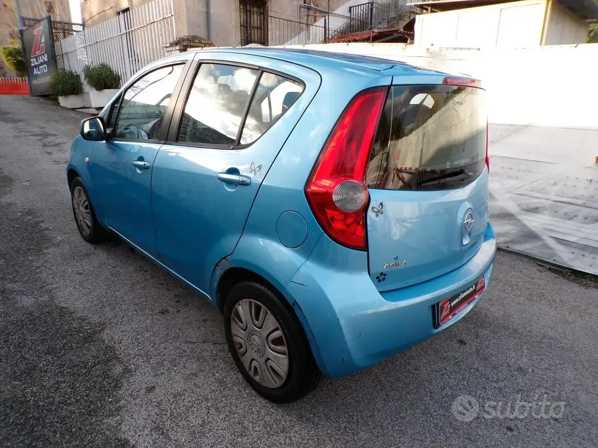Usata Opel Agila 68 CV (50 kW) 2012 Bluazzurro Utilitaria
