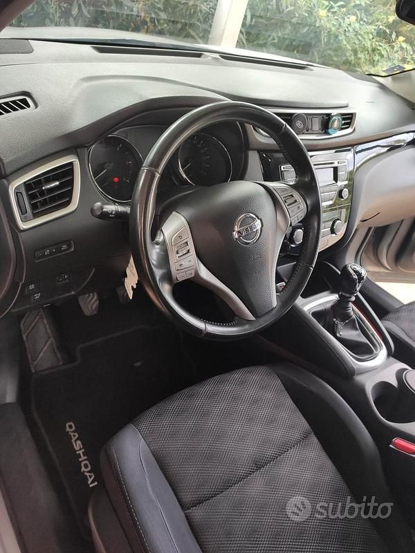 Grigio Usata 2014 Nissan Qashqai SUV | 8000 € (Molto cara) - Immagine 1/4