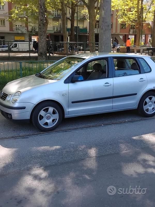 Usata VW Polo 75 CV (55 kW) 2002 Grigio Utilitaria