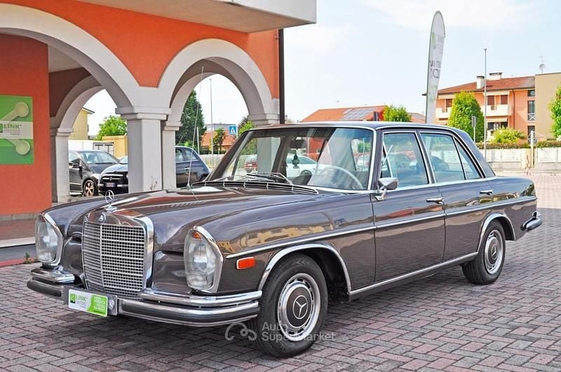 Second-hand Mercedes W108 SE 179 CP (131 kW) 1970 Berlinǎ