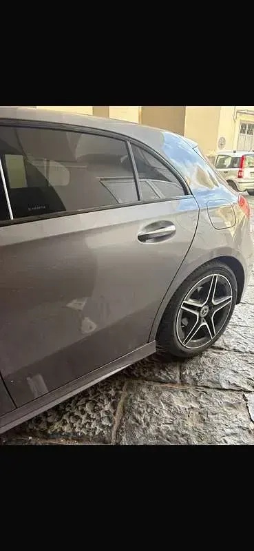 Usata Mercedes A180 Premium 116 CV (85 kW) 2021 Grigio Berlina
