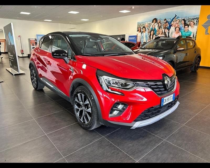 Usata Renault Captur Techno 145 CV (106 kW) 2023 Rosso SUV