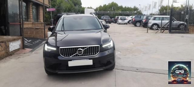 Nero Usata 2023 Volvo XC40 R-Design SUV | 29.000 € - Immagine 1/4