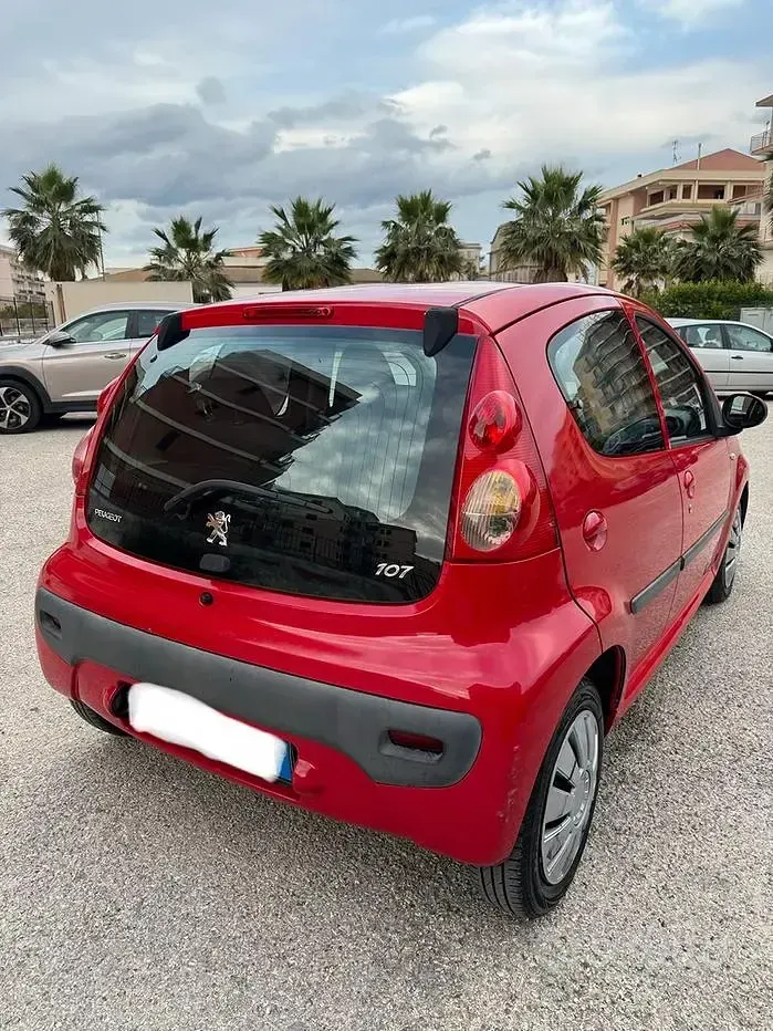 Usata Peugeot 107 68 CV (50 kW) 2009 Rosso Utilitaria