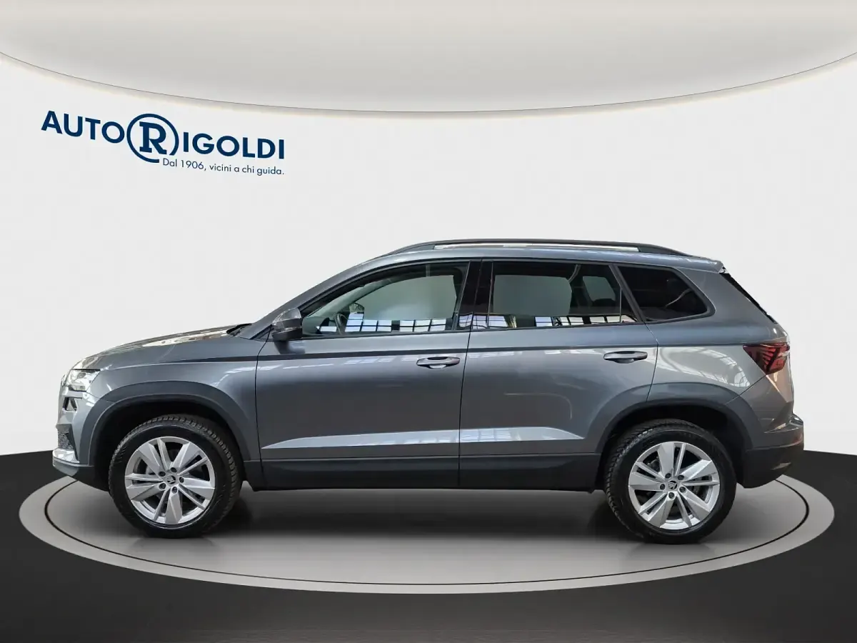 Usata Skoda Karoq SportLine 150 CV (110 kW) 2023 Grigio graphite metallizzato SUV
