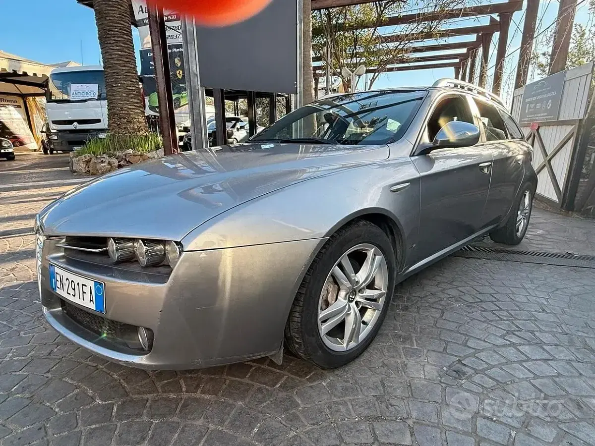 Usata Alfa Romeo 159 Distinctive 136 CV (100 kW) 2012 Grigio Station wagon