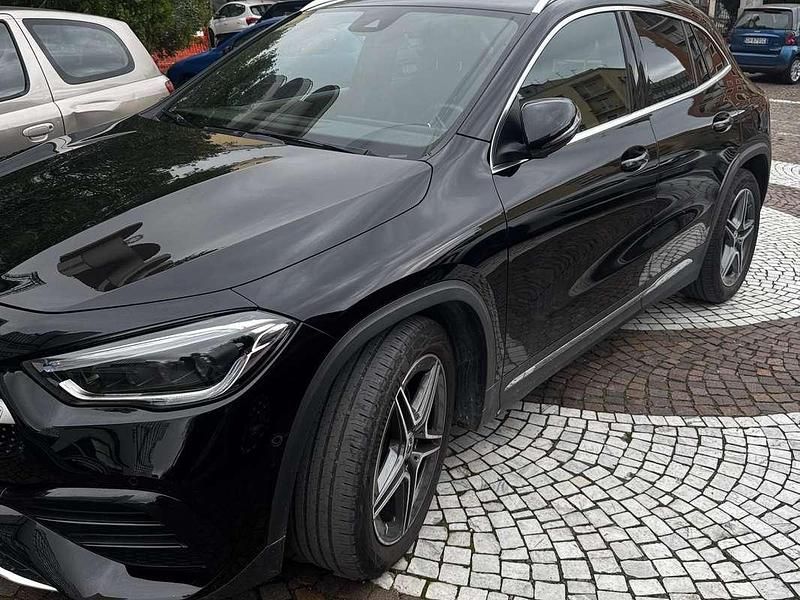 Usata Mercedes GLA200 Premium 150 CV (110 kW) 2021 Nero SUV