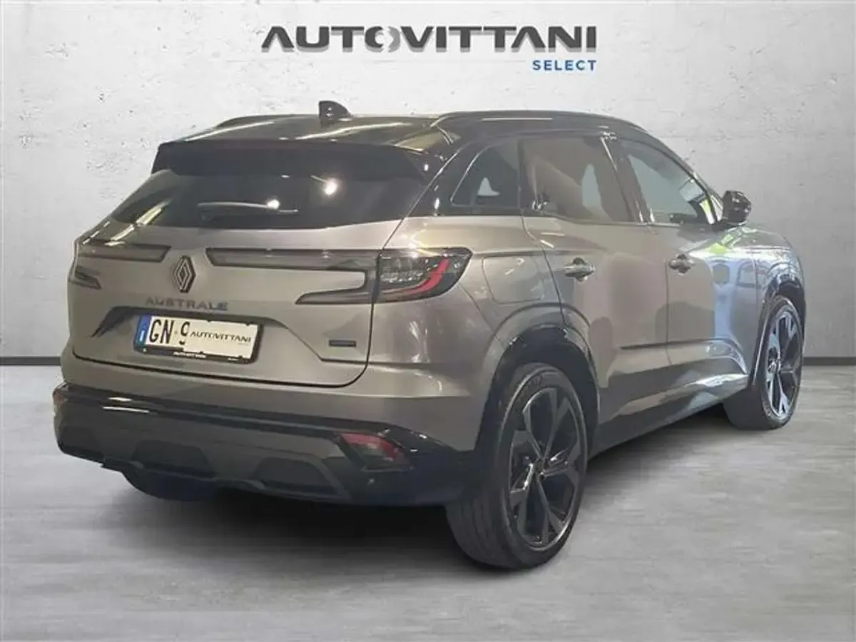 Usata Renault Austral Iconic Esprit Alpine 131 CV (96 kW) 2023 Grigio scuro SUV
