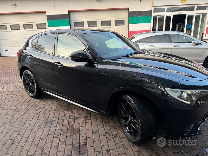 Usata Alfa Romeo Stelvio 250 CV (183 kW) 2021 Nero SUV