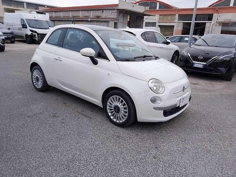 Bianco gelato Usata 2014 Fiat 500 Lounge Due volumi | 6700 € (Ottimo prezzo) - Immagine 1/4