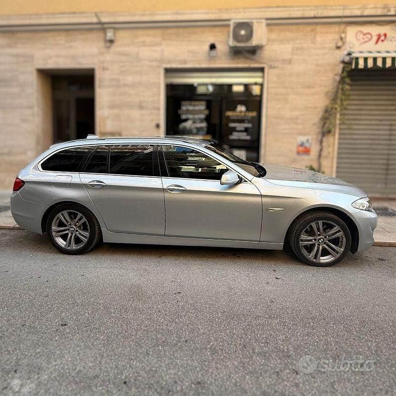 Usata BMW 520 Comfort Edition 184 CV (135 kW) 2011 Grigio Station wagon