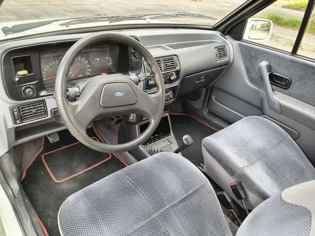 Usata Ford Escort Cabriolet Ghia 73 CV (53 kW) 1988 Cabrio