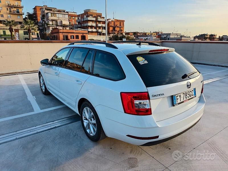 Usata Skoda Octavia 130 CV (95 kW) 2019 Bianco Station wagon