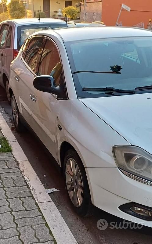 Usata Lancia Delta 120 CV (88 kW) 2012 Bianco Utilitaria