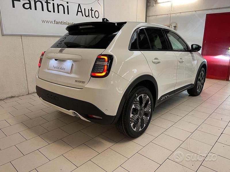 Nuova Fiat 600 La Prima 110 CV (80 kW) 2025 Bianco Station wagon